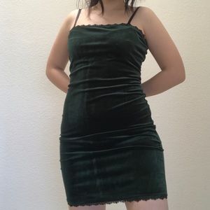 Forever 21 Lace trim Velvet dress in emerald green